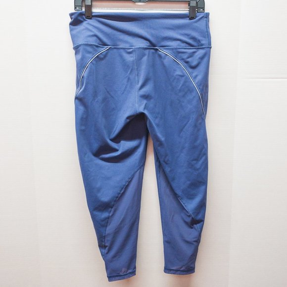 Victoria's Secret L Knockout Legging Capri Purple - Picture 3 of 7